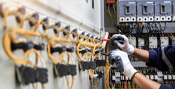Professional Electrician technician working in Shannon, MS